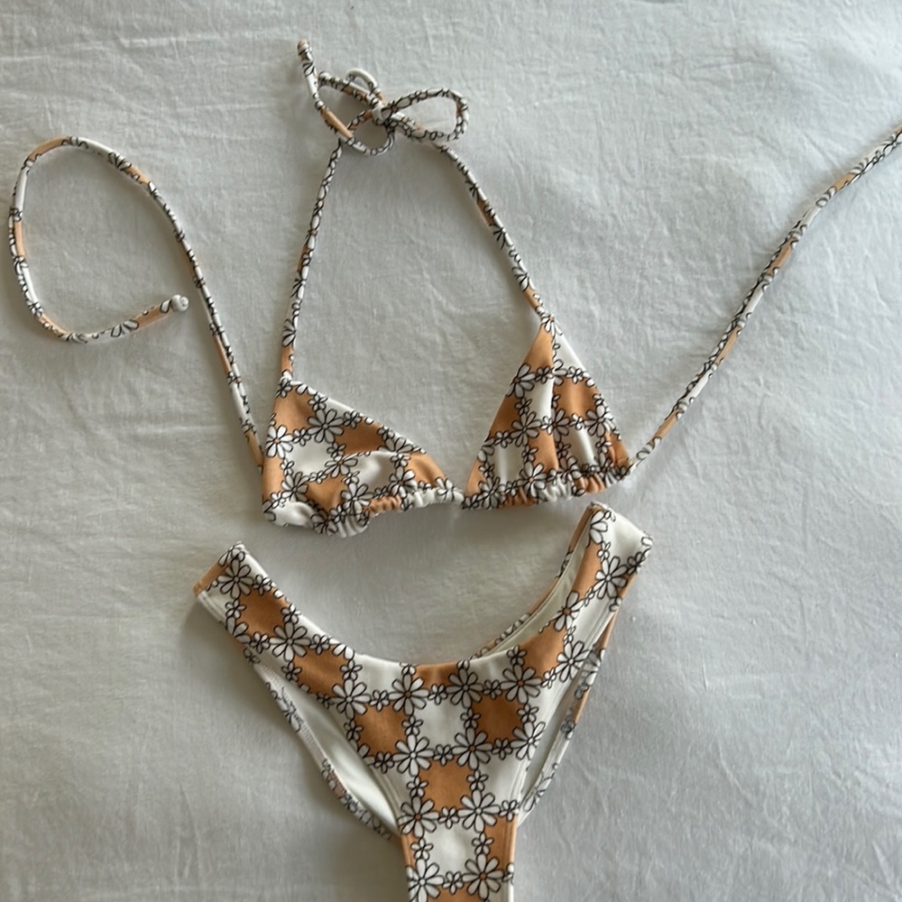 Frankie’s bikini